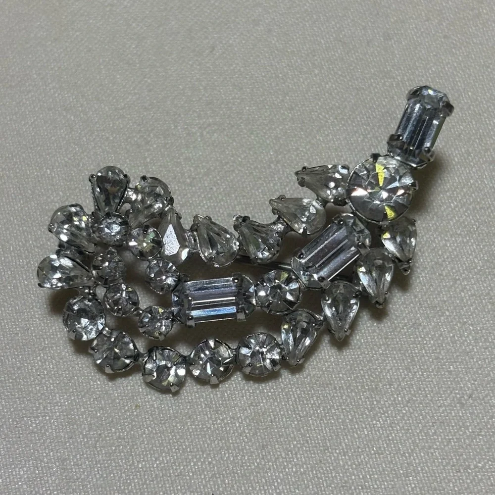 Vintage Mid Century Modern Fancy High End Rhinestone Feather Brooch